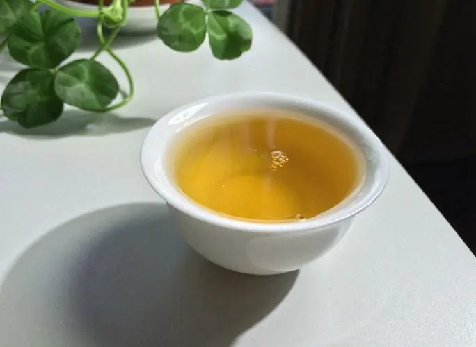 2022年一喝普洱茶肚子就熱熱的怎么回事？