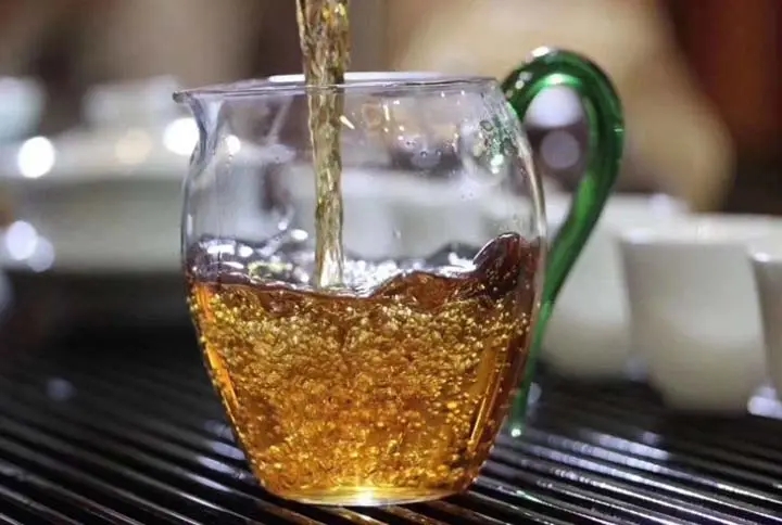 連“喉韻”和“鎖喉”都搞不清楚，就不要說懂普洱茶！