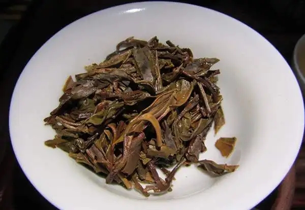 為什么普洱茶的葉底會出現(xiàn)紅梗？