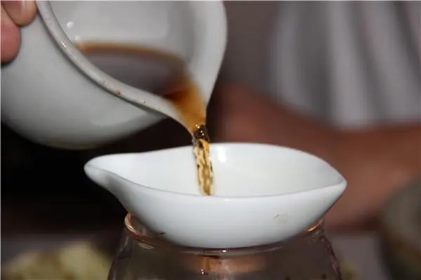 學(xué)會(huì)這4招，快速判斷出普洱茶年份！