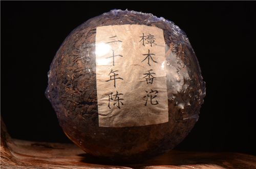 收藏普洱茶，應(yīng)選擇知名品牌還是小品牌？