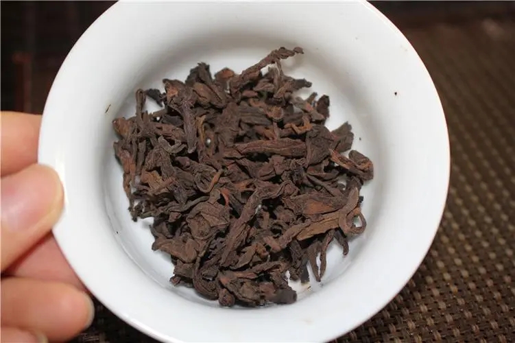 普洱茶的“樟香、棗香、糯香”等香味由什么決定？